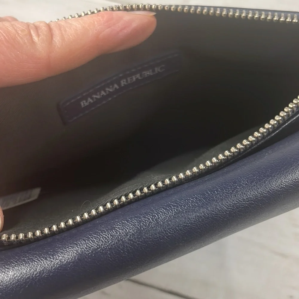 Banana Republic sleek crossbody
